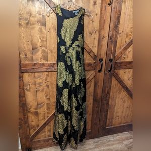 A Pea in the Pod maternity formal dress